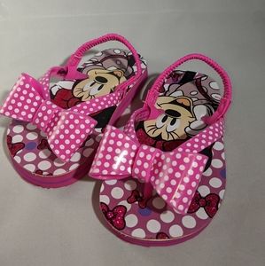 Minnie Mouse beach sandals